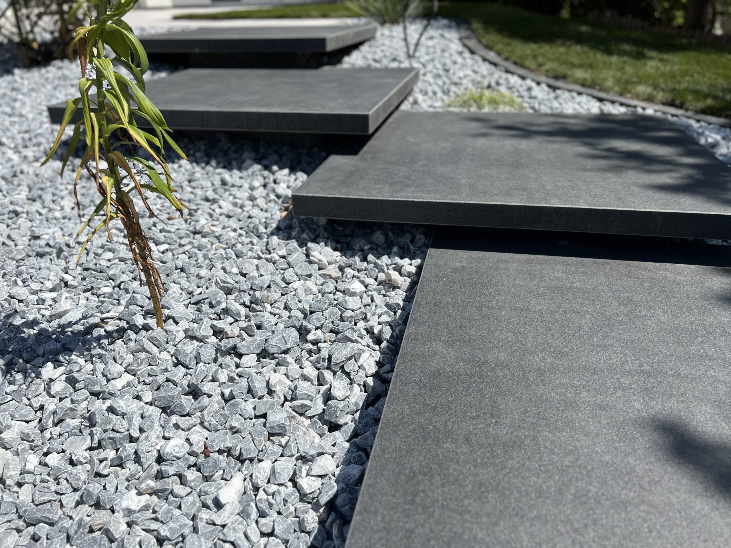 Bodenplatten Granit Nero Assoluto